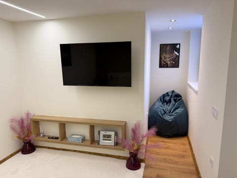 TV and multimedia, Bedroom