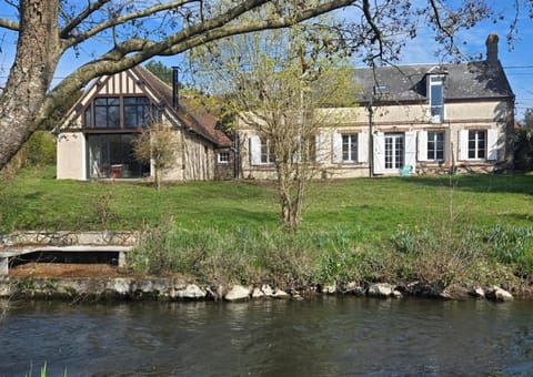 Garden view, River view, Parking
