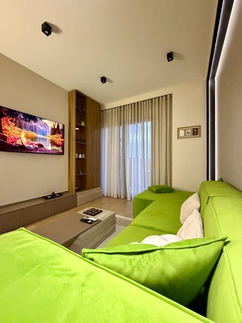 Communal lounge/ TV room, TV and multimedia, Living room, Seating area