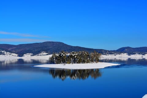Day, Winter, Lake view, Mountain view