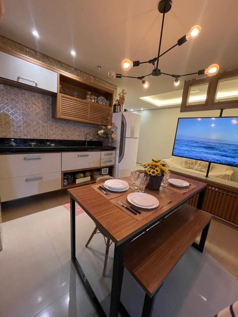 Kitchen or kitchenette, Dining area, stove