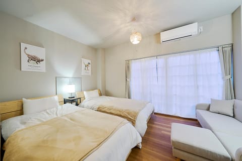 Bed, Photo of the whole room, Bedroom, air conditioner