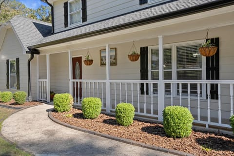 Property building, Spring, Day, Garden, Garden view
