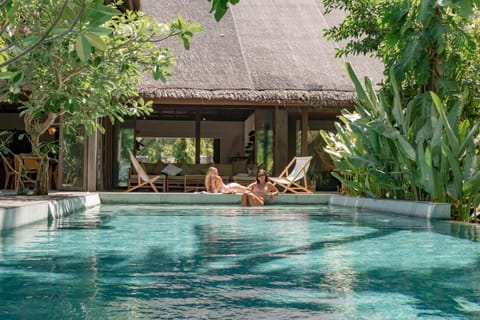 Balcony/Terrace, Swimming pool, sunbed