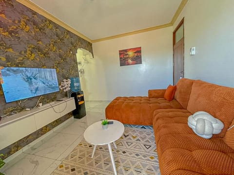 Communal lounge/ TV room, TV and multimedia, Living room