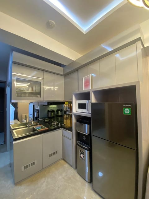 Kitchen or kitchenette, oven, stove