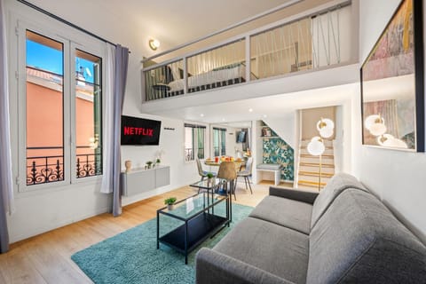 TV and multimedia, Living room, Decorative detail, internet, air conditioner