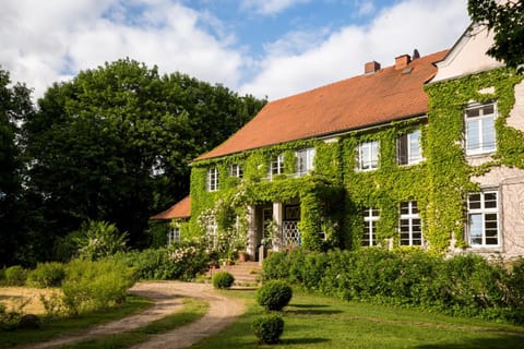 Property building, Spring, Garden, Garden view