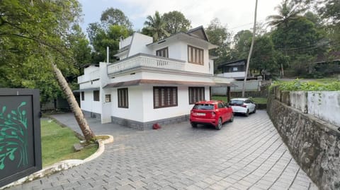 Property building, Location