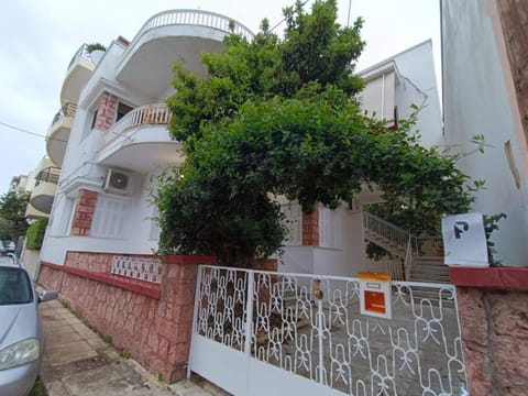 Property building, Neighbourhood, Street view, Parking
