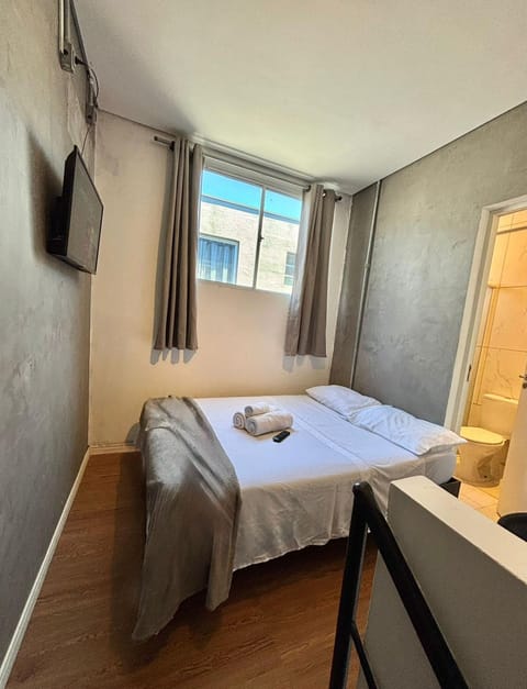 Bed, TV and multimedia, Photo of the whole room
