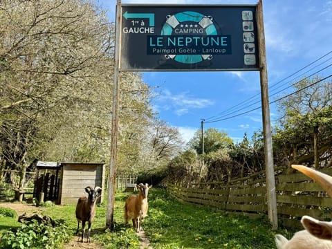 Property logo or sign, Natural landscape, Logo/Certificate/Sign