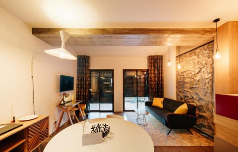 Communal lounge/ TV room, TV and multimedia, Living room, Seating area