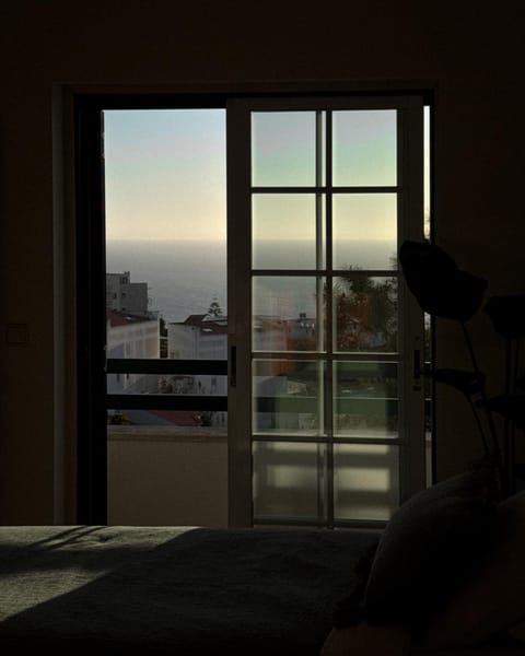 Photo of the whole room, Sea view