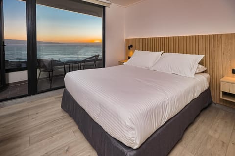 Bed, Photo of the whole room, Bedroom, Sea view