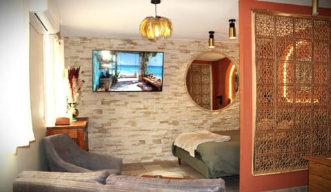 Communal lounge/ TV room