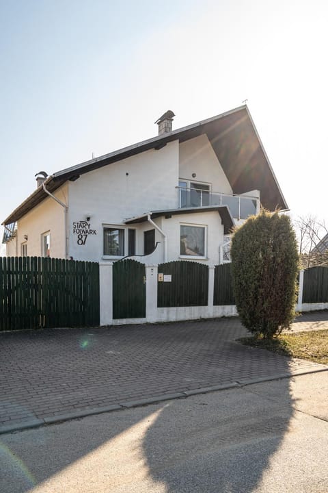 Property building, Day