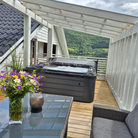 Patio, Hot Tub, Balcony/Terrace, Seating area