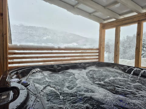 Hot Tub, Mountain view