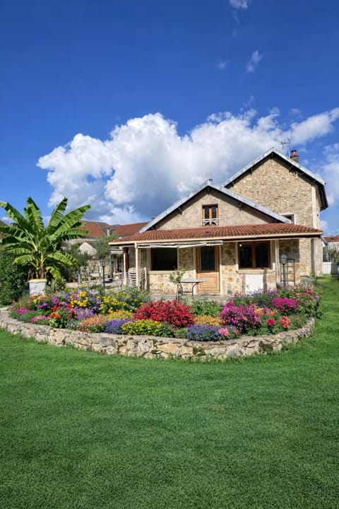 Property building, Natural landscape, Garden