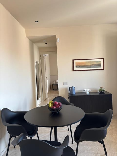 Dining area, kitchen
