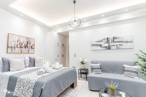 Bed, Living room