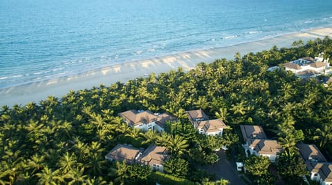 Property building, Nearby landmark, Day, Natural landscape, Bird's eye view, Beach, City view, Sea view