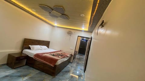 Bed, Bedroom, air conditioner