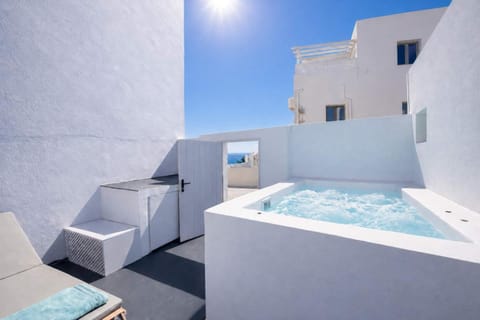 Hot Tub, Swimming pool