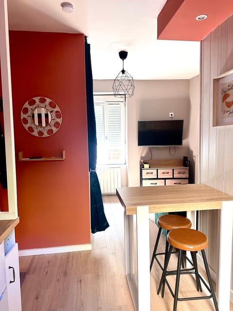 TV and multimedia, Kitchen or kitchenette, Dining area