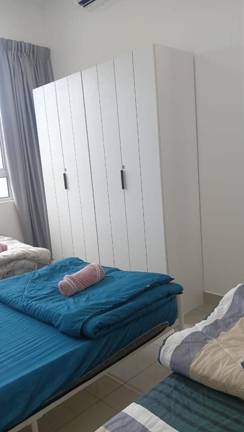 Bedroom, wardrobe