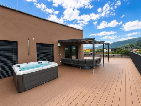 Hot Tub, Balcony/Terrace