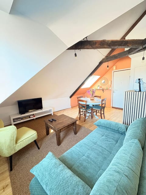 Communal lounge/ TV room, Living room, Seating area, Dining area