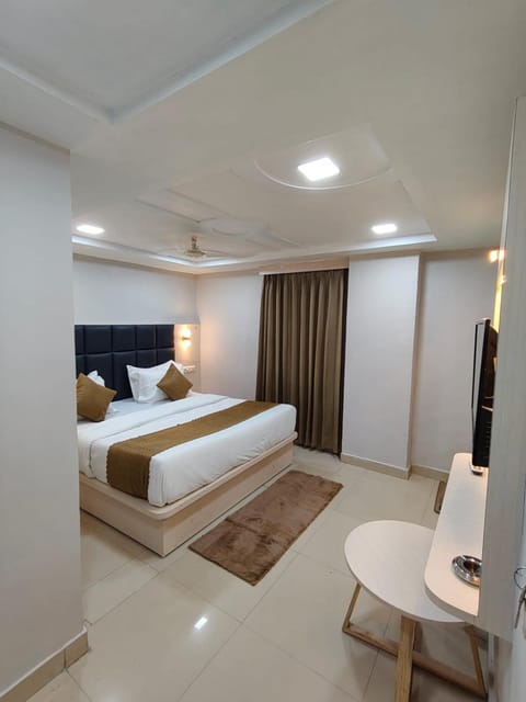 Bedroom, room service