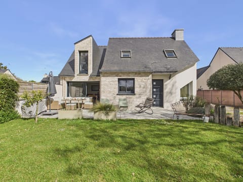 Property building, Facade/entrance, Off site