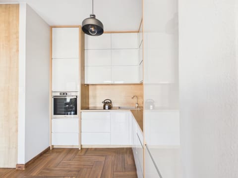 Kitchen or kitchenette, Pets, dishwasher, pet friendly, stove