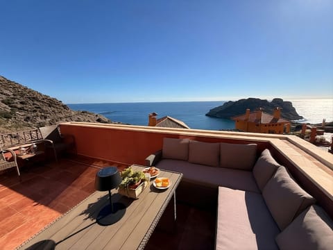 Natural landscape, View (from property/room), Balcony/Terrace, Dining area, Mountain view, Sea view