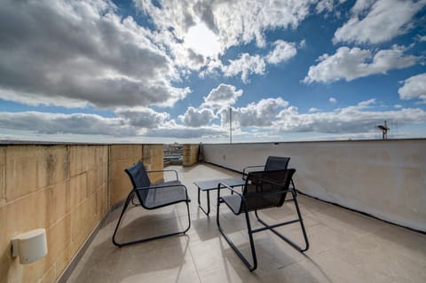 Patio, Day, Natural landscape, View (from property/room), Balcony/Terrace, Living room, Seating area, Dining area, Sea view