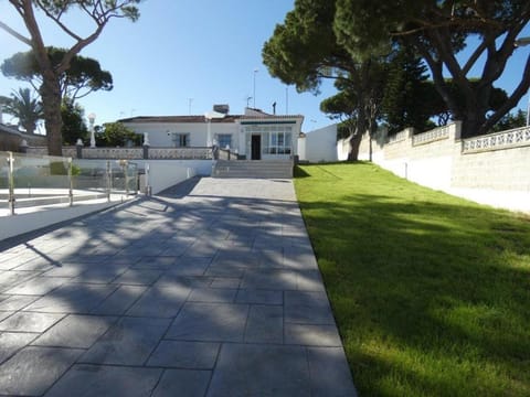 Facade/entrance, Garden