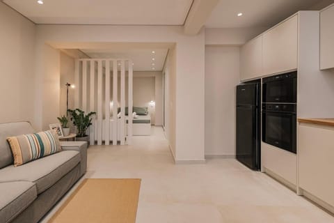 Bed, Kitchen or kitchenette, Living room, Photo of the whole room, Seating area, Bedroom, wardrobe