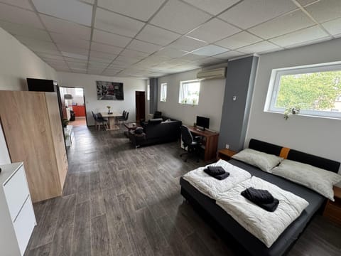 Bed, Living room
