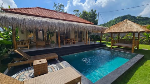 Pool view, Swimming pool, sunbed, sunbed
