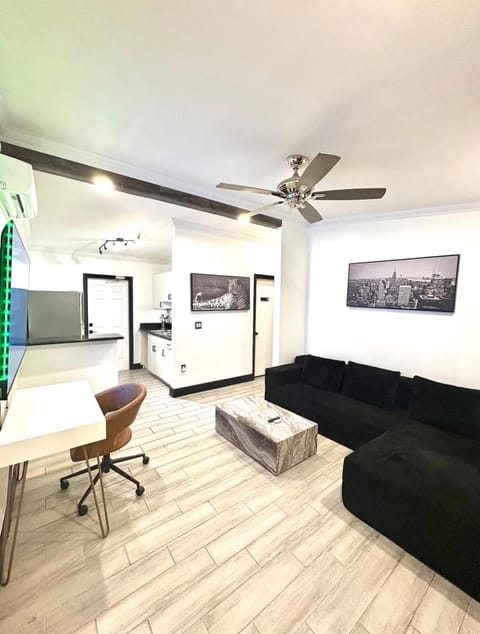 Cozy 2BR Family Home Hollywood, FL Near Miami & Beaches House in West Park