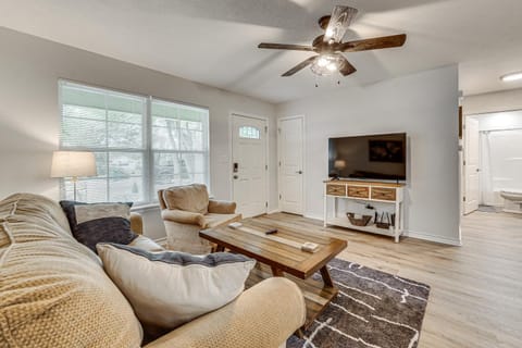 Family-Friendly Nash Home 6 Mi to the Rail Yard House in Texarkana