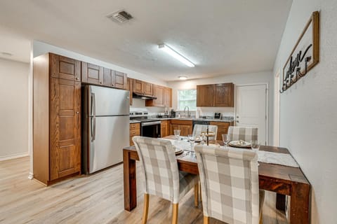 Family-Friendly Nash Home 6 Mi to the Rail Yard House in Texarkana