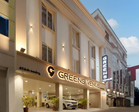 Property building, Street view, Quiet street view, Parking