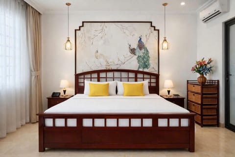 Bed, Photo of the whole room, Decorative detail, Bedroom