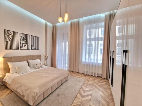 Bedroom, heating, wardrobe