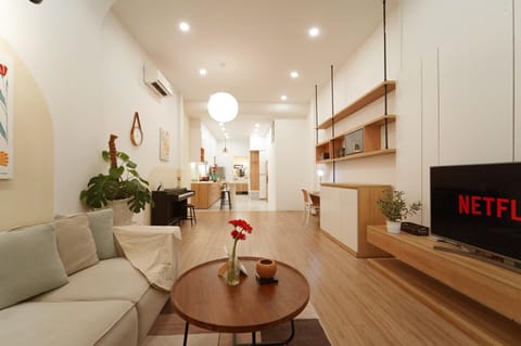 Communal lounge/ TV room, Living room, Seating area