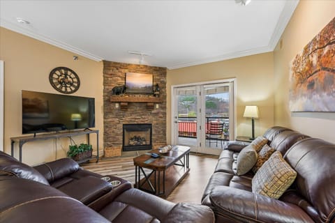 TV and multimedia, Balcony/Terrace, Living room, Seating area, fireplace, furniture